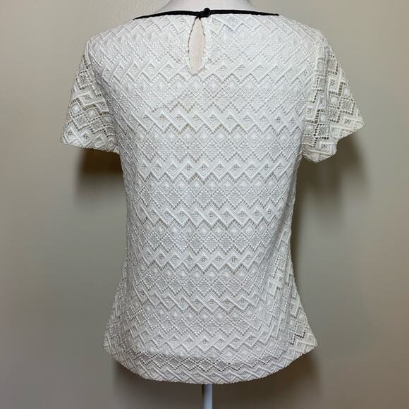 Talbots Short-Sleeve Blouse Cream Lace with Black Trim Size 8 - Picture 3 of 7